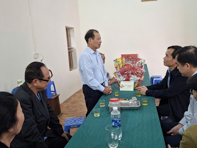 Thăm, chúc Tết linh mục và bà con giáo dân xóm Đa Ngư Thượng.- Ảnh 2.