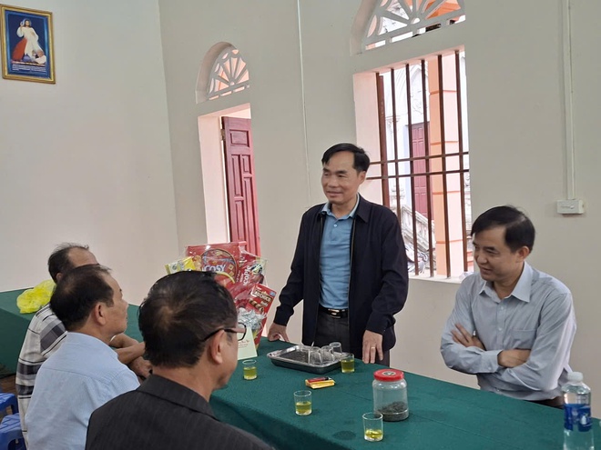 Thăm, chúc Tết linh mục và bà con giáo dân xóm Đa Ngư Thượng.- Ảnh 3.