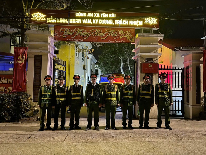 Công an xã Yên Bài tăng cường tuần tra, đảm bảo an ninh trật tự đêm giao thừa.- Ảnh 2.