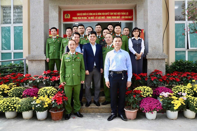 Lãnh đạo xã Hồng Vân thăm, động viên và chúc Tết các đơn vị làm nhiệm vụ trực Tết Xuân Bính Ngọ 2026- Ảnh 6.