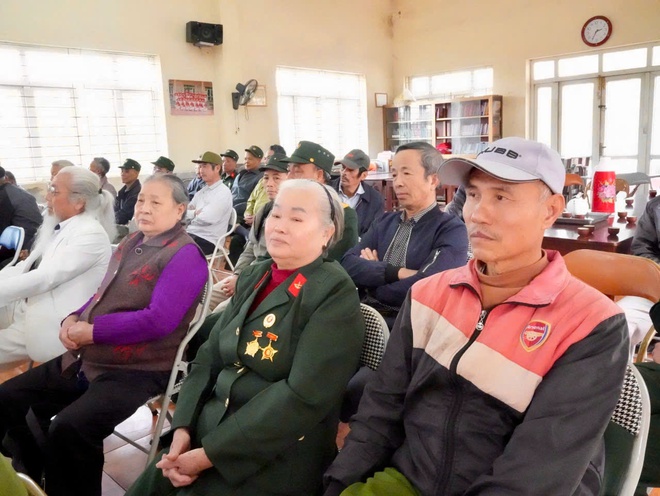 Gần 200 hội viên Hội CCB xã Hồng Vân được nghe thông báo nhanh kết quả Đại hội đại biểu toàn quốc lần thứ XIV của Đảng - Ảnh 4.
