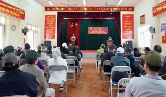 Gần 200 hội viên Hội CCB xã Hồng Vân được nghe thông báo nhanh kết quả Đại hội đại biểu toàn quốc lần thứ XIV của Đảng - Ảnh 1.