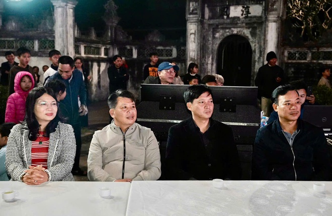 Chương trình biểu diễn nghệ thuật đặc biệt “Mừng Đảng quang vinh – Mừng Xuân đất nước 2026” xã Hồng Vân thành công tốt đẹp- Ảnh 8.