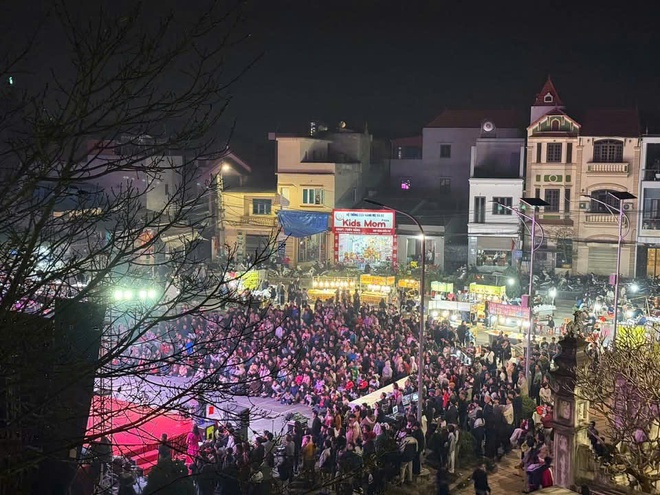 Chương trình biểu diễn nghệ thuật đặc biệt “Mừng Đảng quang vinh – Mừng Xuân đất nước 2026” xã Hồng Vân thành công tốt đẹp- Ảnh 12.