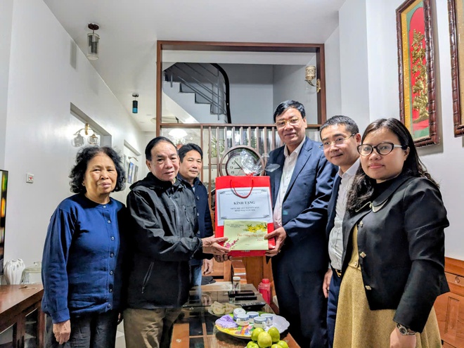 Khương Đình: Thăm hỏi, tặng quà các gia đình người có công với cách mạng và người cao tuổi tròn 100- Ảnh 17.