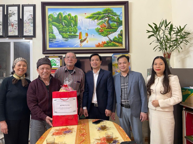 Khương Đình: Thăm hỏi, tặng quà các gia đình người có công với cách mạng và người cao tuổi tròn 100- Ảnh 22.