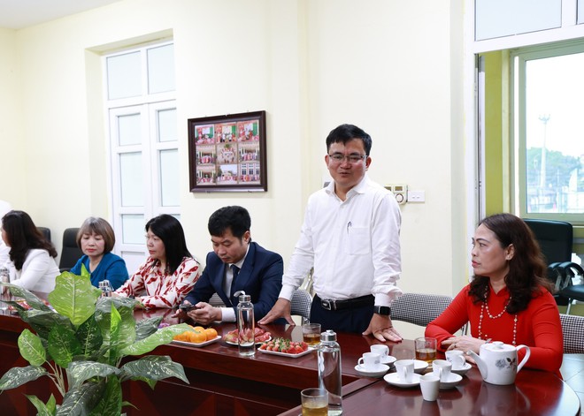 THƯỜNG TRỰC ĐẢNG ỦY XÃ TRUNG GIÃ THĂM, ĐỘNG VIÊN, TẶNG QUÀ CÁC ĐƠN VỊ TRỰC TẾT NGUYÊN ĐÁN- Ảnh 15.