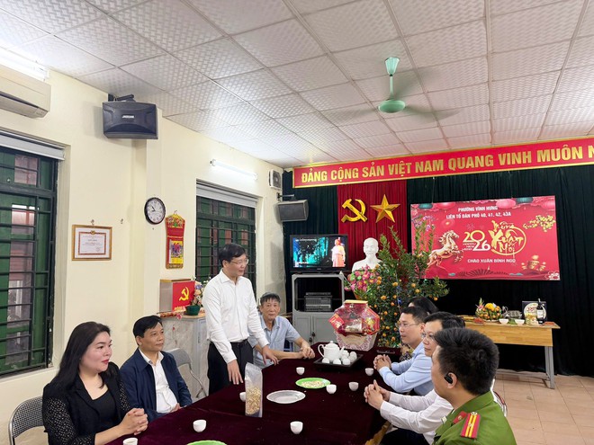 Lãnh đạo phường Vĩnh Hưng thăm, chúc Tết các đơn vị trực Tết Nguyên đán Bính Ngọ- Ảnh 17.