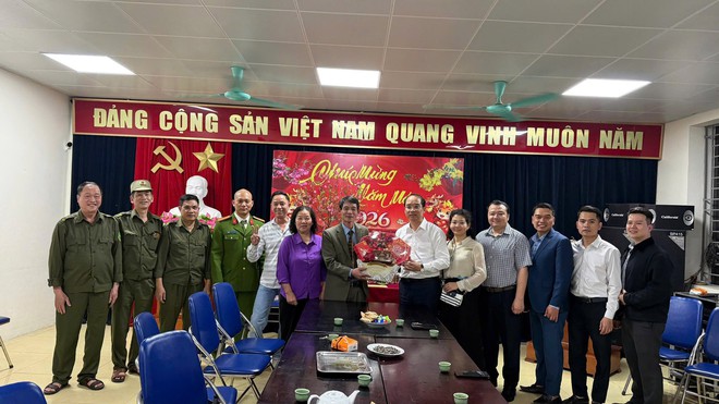 Lãnh đạo phường Vĩnh Hưng thăm, chúc Tết các đơn vị trực Tết Nguyên đán Bính Ngọ- Ảnh 9.