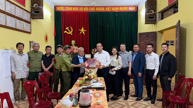 Lãnh đạo phường Vĩnh Hưng thăm, chúc Tết các đơn vị trực Tết Nguyên đán Bính Ngọ- Ảnh 12.