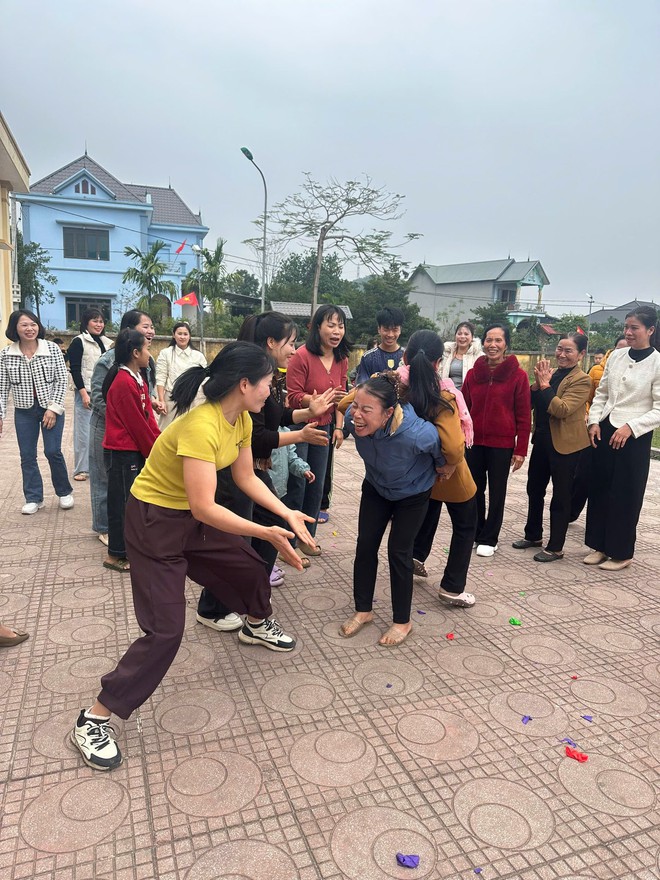 TRUNG GIÃ RỘN RÀNG SẮC XUÂN – CÁC THÔN TƯNG BỪNG TỔ CHỨC CÁC HOẠT ĐỘNG VĂN HÓA, VĂN NGHỆ, THỂ DỤC THỂ THAO VÀ CÁC TRÒ CHƠI DÂN GIAN  MỪNG TẾT BÍNH NGỌ 2026 - Ảnh 10.