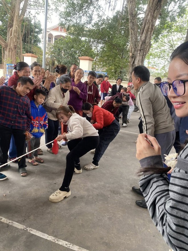 TRUNG GIÃ RỘN RÀNG SẮC XUÂN – CÁC THÔN TƯNG BỪNG TỔ CHỨC CÁC HOẠT ĐỘNG VĂN HÓA, VĂN NGHỆ, THỂ DỤC THỂ THAO VÀ CÁC TRÒ CHƠI DÂN GIAN  MỪNG TẾT BÍNH NGỌ 2026 - Ảnh 5.