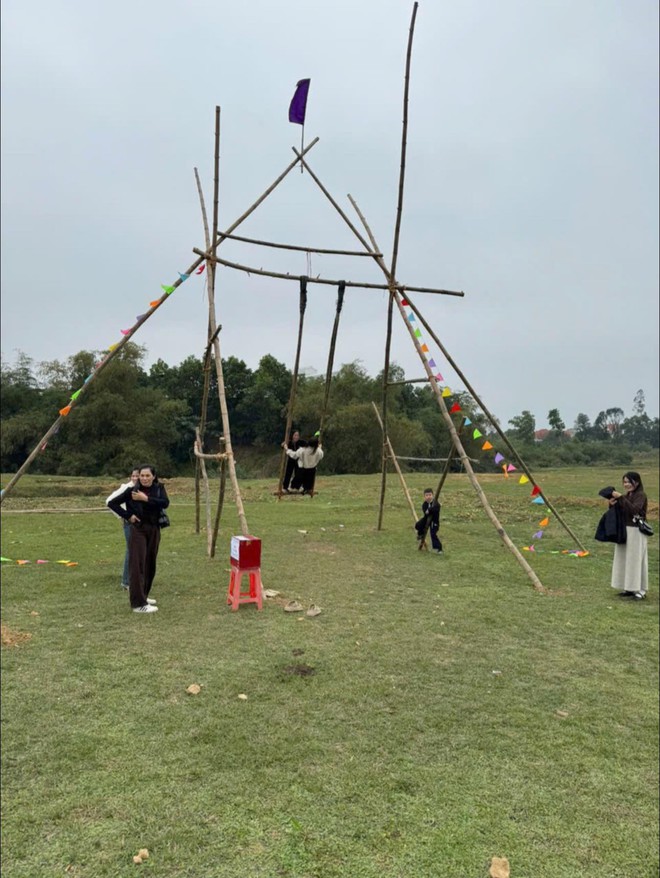 TRUNG GIÃ RỘN RÀNG SẮC XUÂN – CÁC THÔN TƯNG BỪNG TỔ CHỨC CÁC HOẠT ĐỘNG VĂN HÓA, VĂN NGHỆ, THỂ DỤC THỂ THAO VÀ CÁC TRÒ CHƠI DÂN GIAN  MỪNG TẾT BÍNH NGỌ 2026 - Ảnh 1.