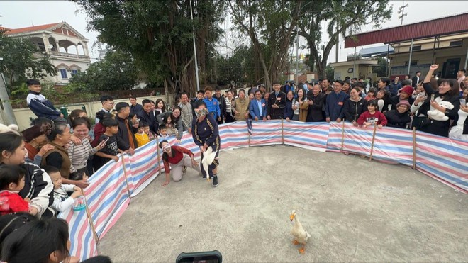 TRUNG GIÃ RỘN RÀNG SẮC XUÂN – CÁC THÔN TƯNG BỪNG TỔ CHỨC CÁC HOẠT ĐỘNG VĂN HÓA, VĂN NGHỆ, THỂ DỤC THỂ THAO VÀ CÁC TRÒ CHƠI DÂN GIAN  MỪNG TẾT BÍNH NGỌ 2026 - Ảnh 12.