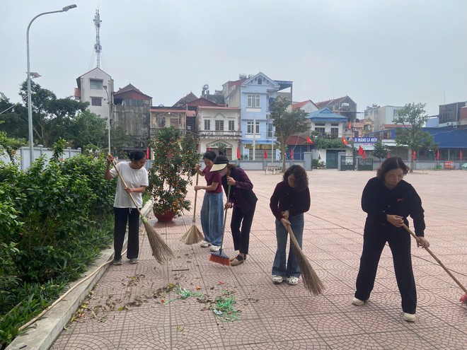 KHÍ THẾ RA QUÂN VỆ SINH MÔI TRƯỜNG ĐẦU XUÂN – LAN TỎA HÀNH ĐỘNG VÌ MÔI TRƯỜNG XANH, SẠCH, ĐẸP CỦA XÃ TRUNG GIÃ- Ảnh 19.