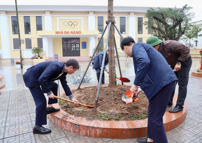 Xã Hồng Vân tổ chức lễ khánh thành công trình Trường Tiểu học Vân Tảo và phát động “Tết trồng cây đời đời nhớ ơn Bác Hồ” Xuân Bính Ngọ 2026- Ảnh 7.