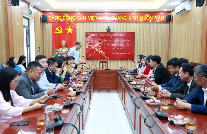 ĐẢNG UỶ-HĐND-MTTQ XÃ TRUNG GIÃ GẶP MẶT ĐẦU XUÂN- Ảnh 3.