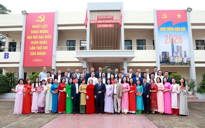 ĐẢNG UỶ-HĐND-MTTQ XÃ TRUNG GIÃ GẶP MẶT ĐẦU XUÂN- Ảnh 1.