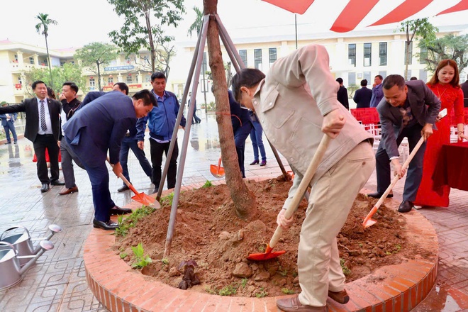 Xã Hồng Vân tổ chức lễ khánh thành công trình Trường Tiểu học Vân Tảo và phát động “Tết trồng cây đời đời nhớ ơn Bác Hồ” Xuân Bính Ngọ 2026- Ảnh 9.