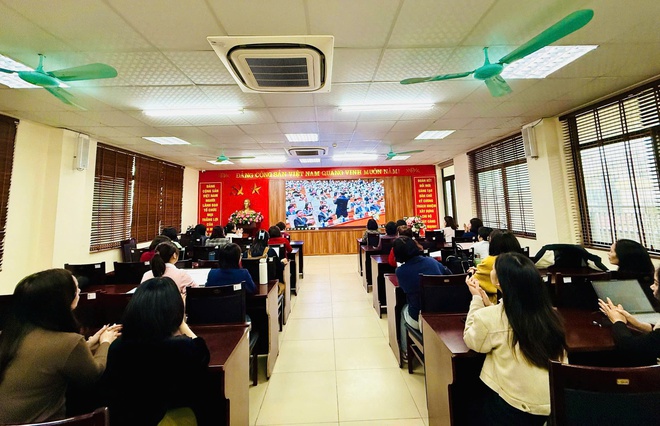 Đảng bộ phường Khương Đình nghiêm túc tổ chức Hội nghị trực tuyến học tập, quán triệt các nghị quyết quan trọng của BCH Trung ương.- Ảnh 6.