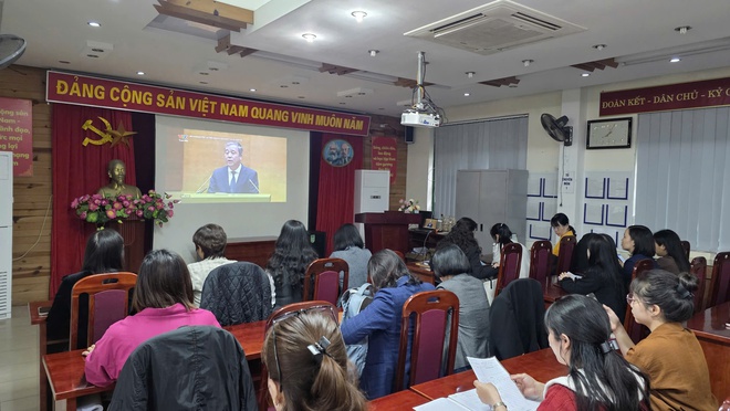 Đảng bộ phường Khương Đình nghiêm túc tổ chức Hội nghị trực tuyến học tập, quán triệt các nghị quyết quan trọng của BCH Trung ương.- Ảnh 1.