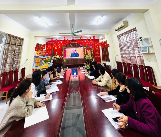 Đảng bộ phường Khương Đình nghiêm túc tổ chức Hội nghị trực tuyến học tập, quán triệt các nghị quyết quan trọng của BCH Trung ương.- Ảnh 15.