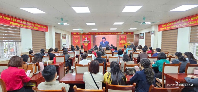 Đảng bộ phường Khương Đình nghiêm túc tổ chức Hội nghị trực tuyến học tập, quán triệt các nghị quyết quan trọng của BCH Trung ương.- Ảnh 4.