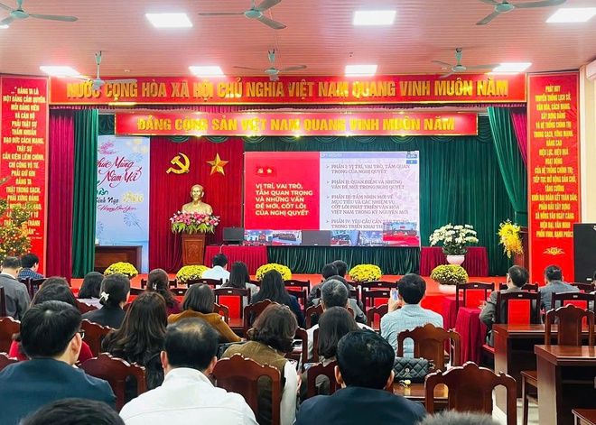 Đảng ủy xã Hồng Vân tiếp sóng hội nghị trực tuyến nghiên cứu, học tập, quán triệt, triển khai thực hiện Nghị quyết số 79-NQ/TW và Nghị quyết số 80-NQ/TW của Bộ Chính trị - Ảnh 3.