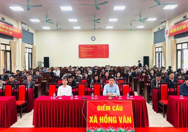 Đảng ủy xã Hồng Vân tiếp sóng hội nghị trực tuyến nghiên cứu, học tập, quán triệt, triển khai thực hiện Nghị quyết số 79-NQ/TW và Nghị quyết số 80-NQ/TW của Bộ Chính trị - Ảnh 4.