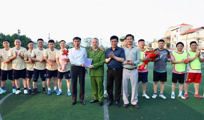 Giao hữu bóng đá mừng Đảng – mừng Xuân Bính Ngọ 2026 và hướng tới chào mừng cuộc bầu cử đại biểu Quốc hội và đại biểu Hội đồng nhân dân các cấp nhiệm kỳ 2026-2031- Ảnh 4.