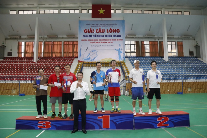 Sôi nổi giải cầu lông trung- cao tuổi phường Hà Đông năm 2026- Ảnh 5.