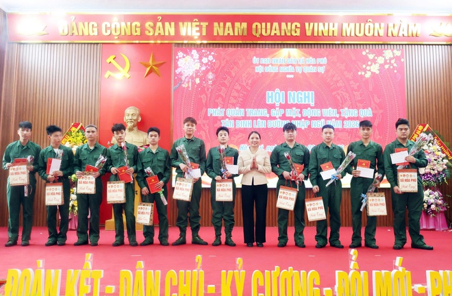 Xã Hòa Phú: Hội nghị gặp mặt, động viên và tặng quà công dân lên đường nhập ngũ thực hiện nghĩa vụ năm 2026- Ảnh 5.