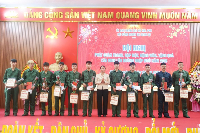 Xã Hòa Phú: Hội nghị gặp mặt, động viên và tặng quà công dân lên đường nhập ngũ thực hiện nghĩa vụ năm 2026- Ảnh 8.