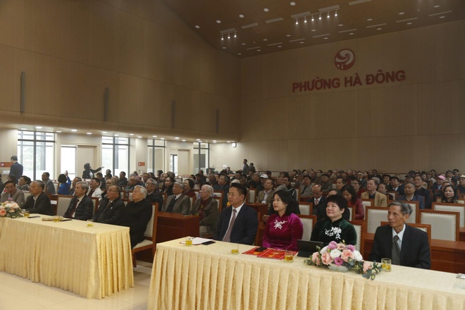 Phường Hà Đông gặp mặt cán bộ lão thành nhân dịp Tết Bính Ngọ 2026- Ảnh 4.