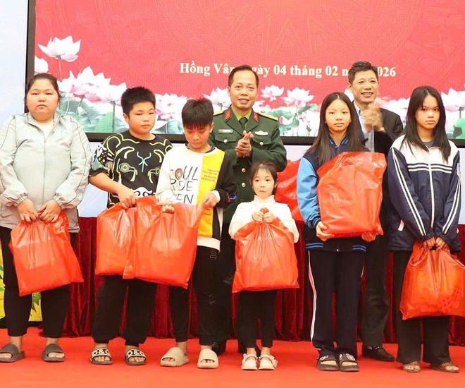 Xã Hồng Vân: 80 trẻ em có hoàn cảnh khó khăn được nhận quà Tết- Ảnh 5.