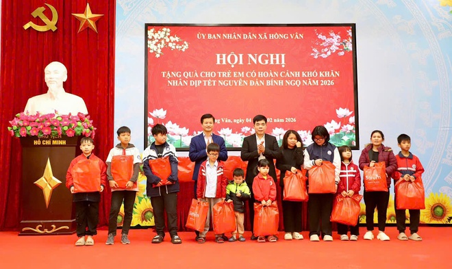 Xã Hồng Vân: 80 trẻ em có hoàn cảnh khó khăn được nhận quà Tết- Ảnh 1.