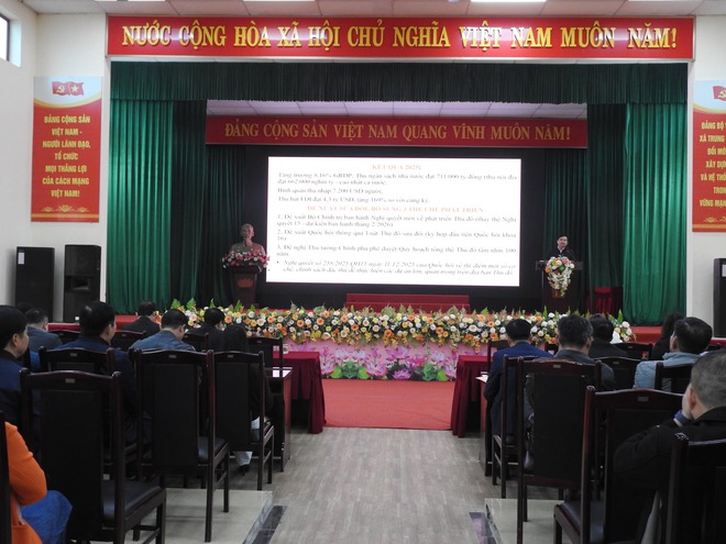 ĐẢNG BỘ CÁC CƠ QUAN ĐẢNG XÃ TRUNG GIÃ TỔ CHỨC SINH HOẠT CHUYÊN ĐỀ TÌM HIỂU NỘI DUNG CỐT LÕI TRONG CÁC VĂN KIỆN ĐẠI HỘI XIV CỦA ĐẢNG- Ảnh 2.