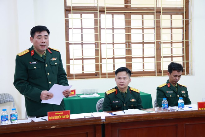 TRUNG GIÃ BÀN GIAO NHIỆM VỤ CHỈ HUY TRƯỞNG BAN CHỈ HUY QUÂN SỰ XÃ- Ảnh 4.