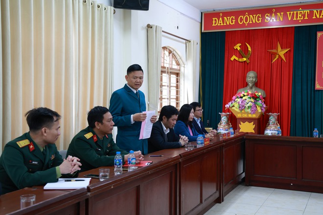 TRUNG GIÃ BÀN GIAO NHIỆM VỤ CHỈ HUY TRƯỞNG BAN CHỈ HUY QUÂN SỰ XÃ- Ảnh 5.