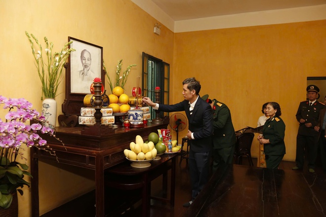 Lãnh đạo phường Hà Đông viếng nghĩa trang Liệt sĩ trên địa bàn phường- Ảnh 8.