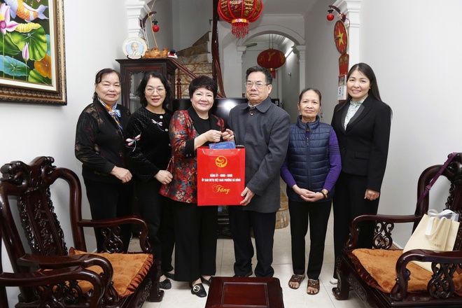 Phường Hà Đông thăm, tặng quà người có công nhân dịp Tết Nguyên đán Bính Ngọ năm 2026- Ảnh 5.