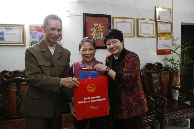 Phường Hà Đông thăm, tặng quà người có công nhân dịp Tết Nguyên đán Bính Ngọ năm 2026- Ảnh 4.