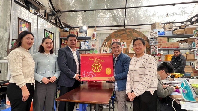 Phường Hà Đông thăm, tặng quà người có công nhân dịp Tết Nguyên đán Bính Ngọ năm 2026- Ảnh 9.