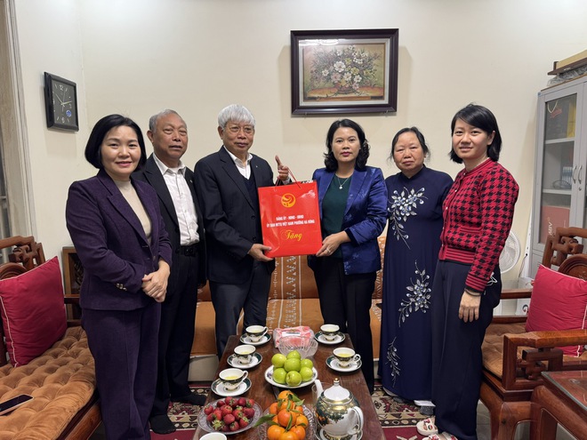 Phường Hà Đông thăm, tặng quà người có công nhân dịp Tết Nguyên đán Bính Ngọ năm 2026- Ảnh 6.
