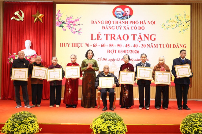 ĐẢNG ỦY XÃ CỔ ĐÔ LONG TRỌNG TỔ CHỨC LỄ TRAO TẶNG HUY HIỆU ĐẢNG ĐỢT 03/02/2026- Ảnh 3.