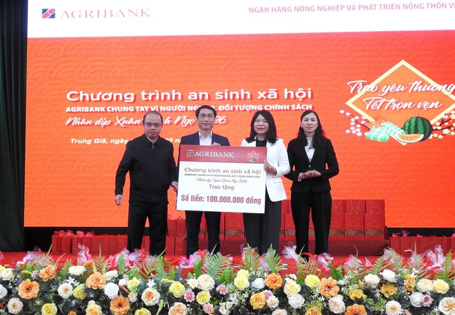 XÃ TRUNG GIÃ TỔ CHỨC CHƯƠNG TRÌNH “XUÂN GẮN KẾT – TẾT SUM VẦY” CHĂM LO TẾT CHO HỘ CẬN NGHÈO, HỘ CÓ HOÀN CẢNH KHÓ KHĂN NHÂN DỊP TẾT NGUYÊN ĐÁN XUÂN BÍNH NGỌ 2026, TỪ CÁC NGUỒN LỰC VỚI TỔNG TIỀN VÀ QUÀ HƠN 500 TRIỆU ĐỒNG- Ảnh 2.