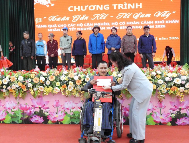 XÃ TRUNG GIÃ TỔ CHỨC CHƯƠNG TRÌNH “XUÂN GẮN KẾT – TẾT SUM VẦY” CHĂM LO TẾT CHO HỘ CẬN NGHÈO, HỘ CÓ HOÀN CẢNH KHÓ KHĂN NHÂN DỊP TẾT NGUYÊN ĐÁN XUÂN BÍNH NGỌ 2026, TỪ CÁC NGUỒN LỰC VỚI TỔNG TIỀN VÀ QUÀ HƠN 500 TRIỆU ĐỒNG- Ảnh 13.