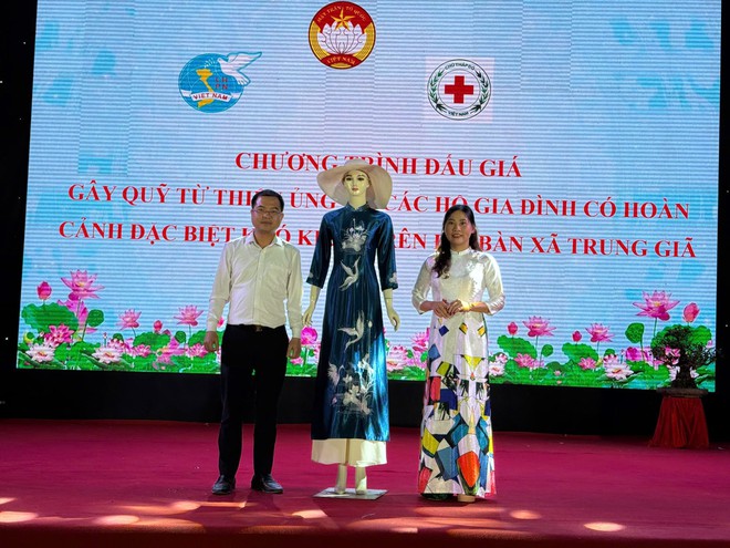 TRUNG GIÃ TƯNG BỪNG KHAI MẠC CHỢ HOA XUÂN TẾT BÍNH NGỌ 2026 – LAN TỎA YÊU THƯƠNG QUA HOẠT ĐỘNG ĐẤU GIÁ TỪ THIỆN- Ảnh 10.