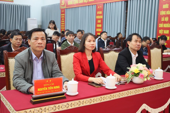 CÁN BỘ, ĐẢNG VIÊN XÃ CỔ ĐÔ THAM DỰ HỘI NGHỊ QUÁN TRIỆT, TRIỂN KHAI THỰC HIỆN NGHỊ QUYẾT ĐẠI HỘI XIV CỦA ĐẢNG- Ảnh 2.