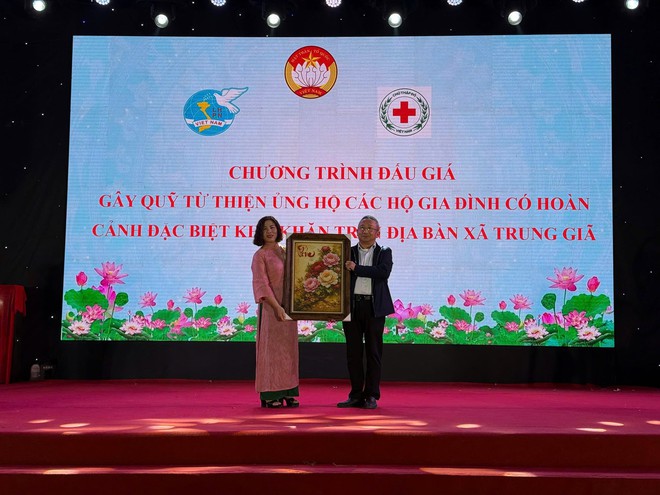 TRUNG GIÃ TƯNG BỪNG KHAI MẠC CHỢ HOA XUÂN TẾT BÍNH NGỌ 2026 – LAN TỎA YÊU THƯƠNG QUA HOẠT ĐỘNG ĐẤU GIÁ TỪ THIỆN- Ảnh 16.